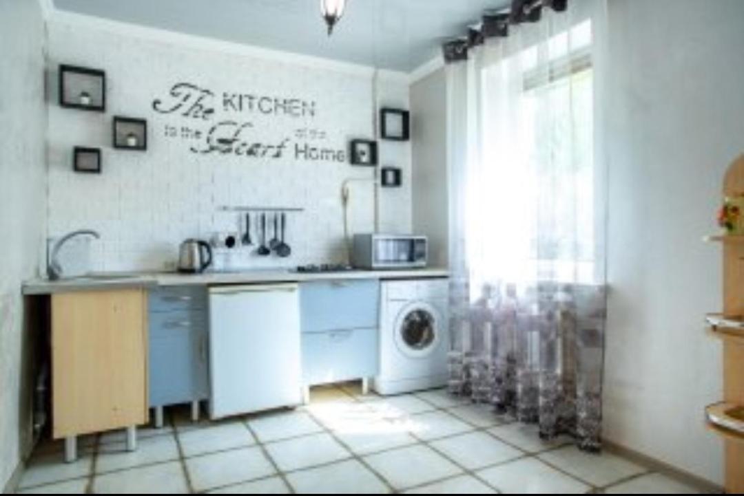 Студия На Проспекте Мира Mykolajiv Exteriör bild